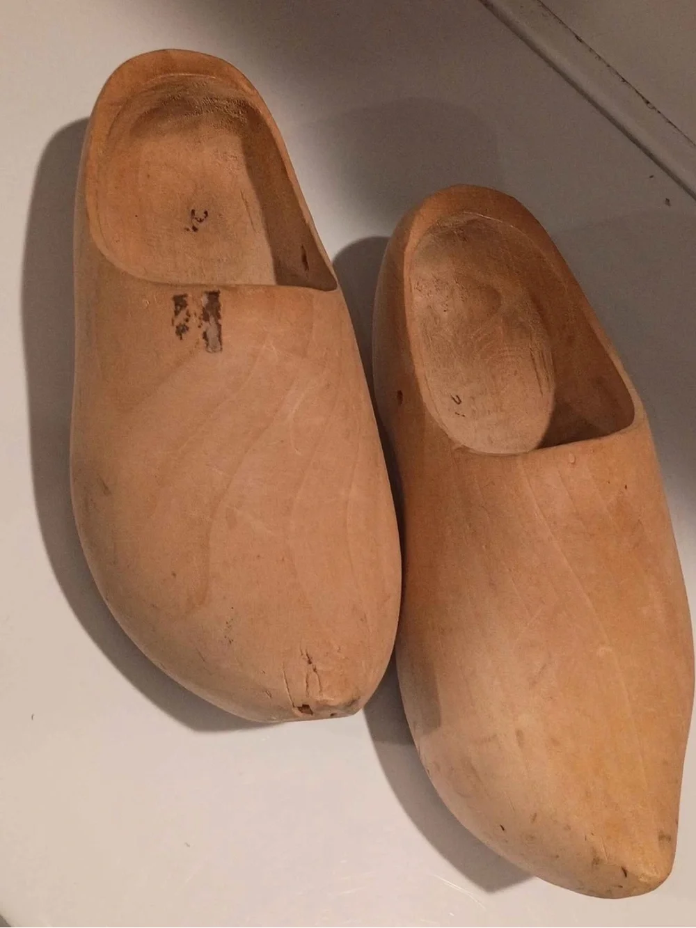 Men's Traditional Wooden Clogs - Tan